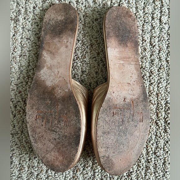 The Palatines, US Made gold leather slides, size 7 - Picture 3 of 4